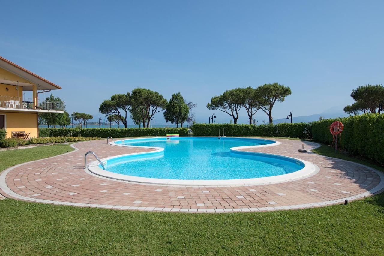 I Mosaici Apartments By Wonderful Italy Sirmione Zewnętrze zdjęcie